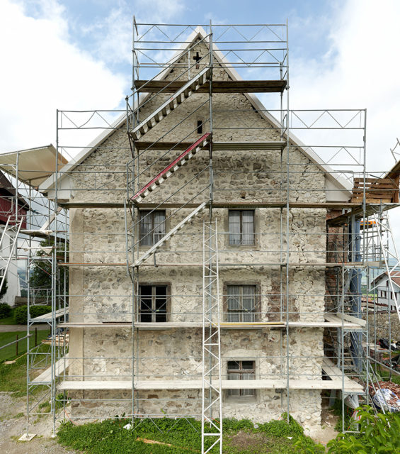 Das Pfarrhaus der Johanniterkommende in Hohenrain, Aufnahme im Auftrag der Firma ibid Altbau.